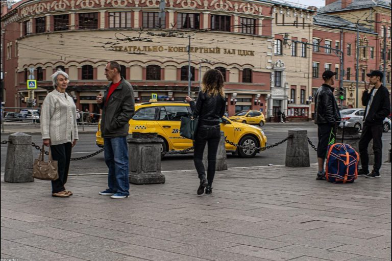 Get Your First 10 Customers Without an Ad Budget